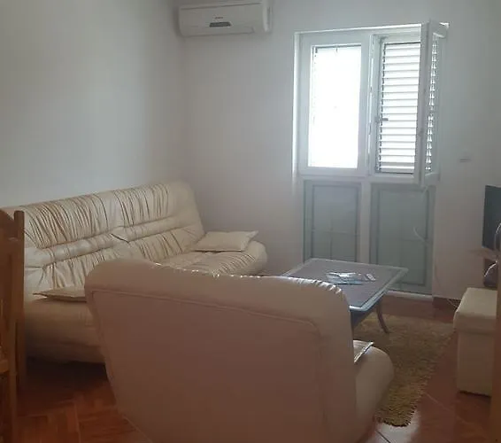 With A Parking Space Povljana, Pag - 14151 דירה *